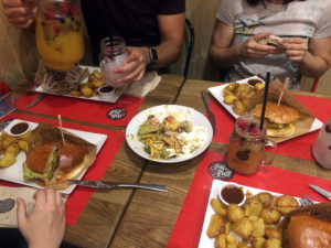 Hambuguesas y Cócteles