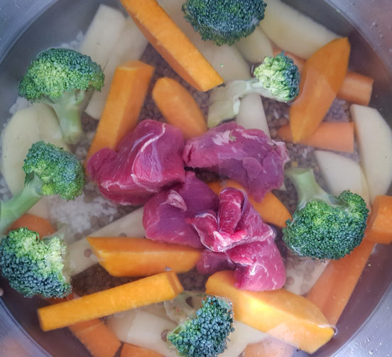Preparando la comida de varios días para el bebé